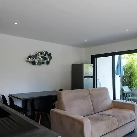 아파트 Les Jardins D'eve-f2 By Interhome